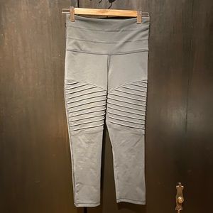 NWOT Lucy Perfect Core Moto Capri Leggings